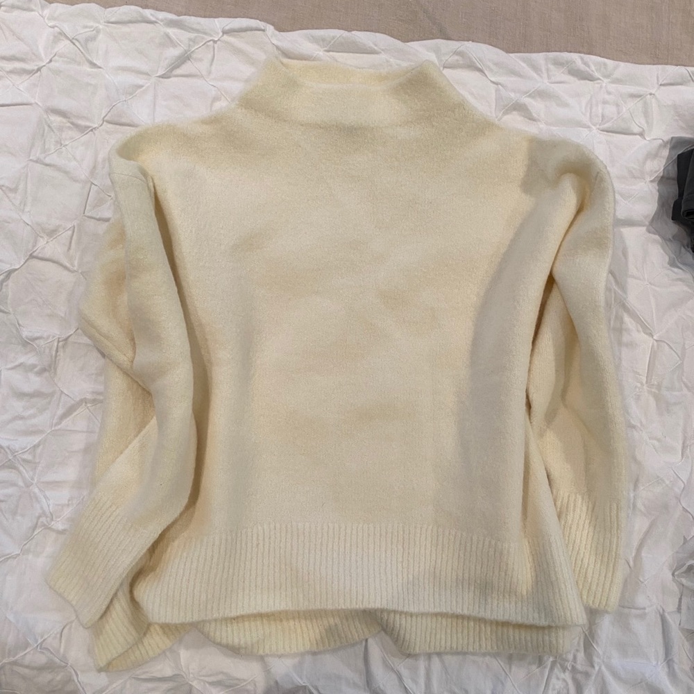 New Cream Sweater (warm)